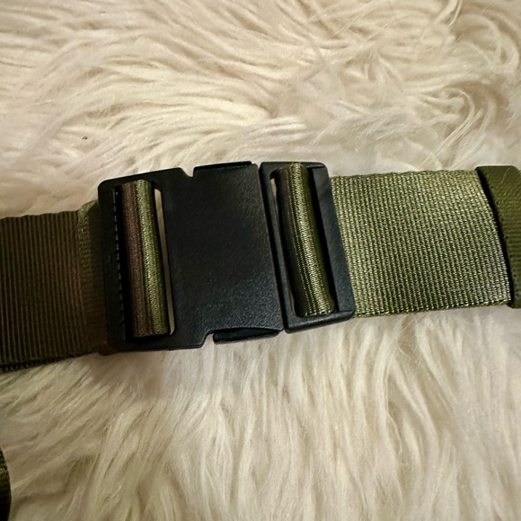 Away Black Belt Bag Sleek Minimalist Design - Picture 5 of 5